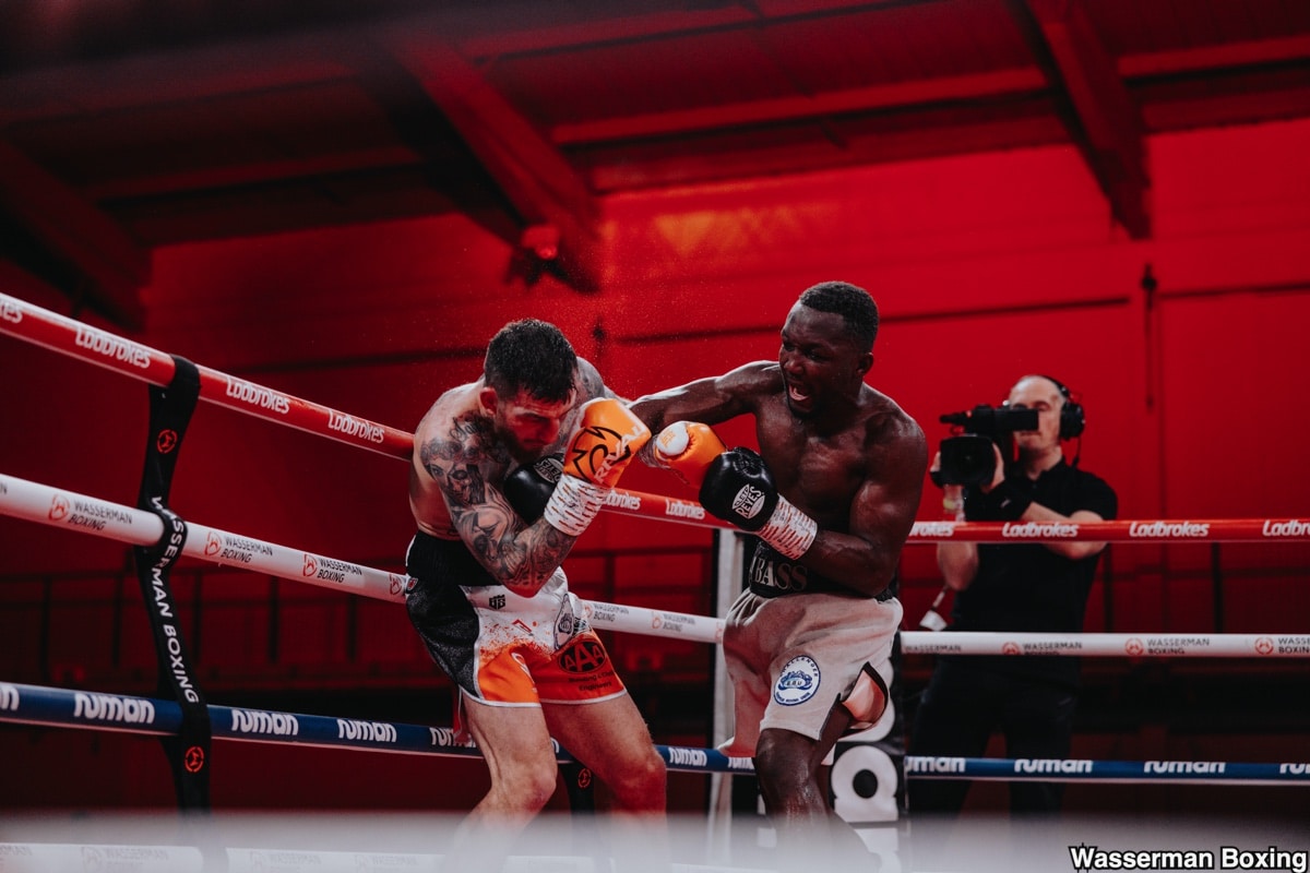 Image : Résultats de boxe : Abass Baraou bat Eggington à Telford
