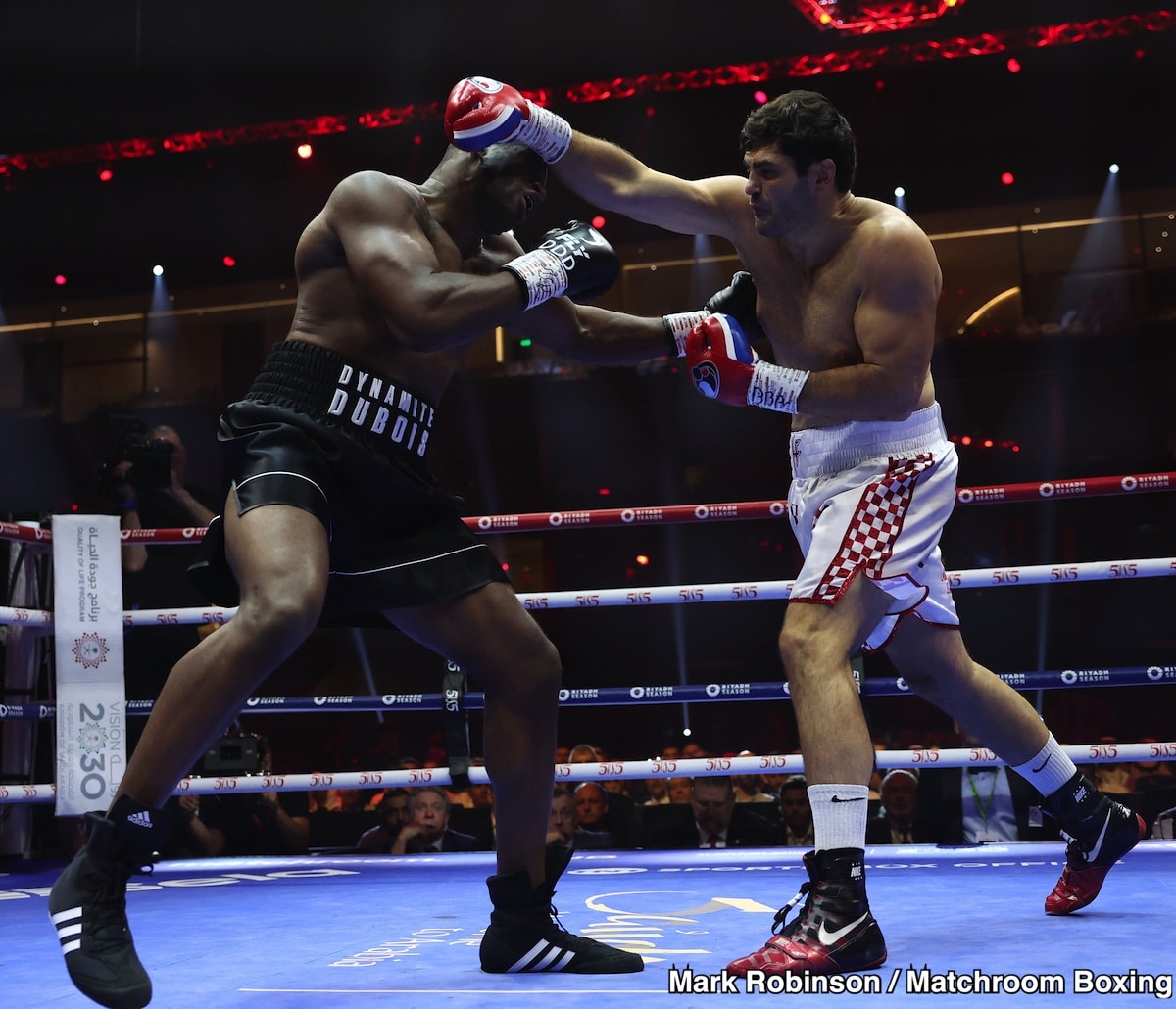 Image : Résultats de boxe : Dubois fait exploser Hrgovic pour remporter le titre intérimaire des poids lourds IBF