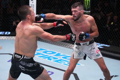 UFC Fight Night : Hernández contre Algeo