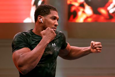 Knockout Chaos – Anthony Joshua contre Francis Ngannou : entraînement médiatique