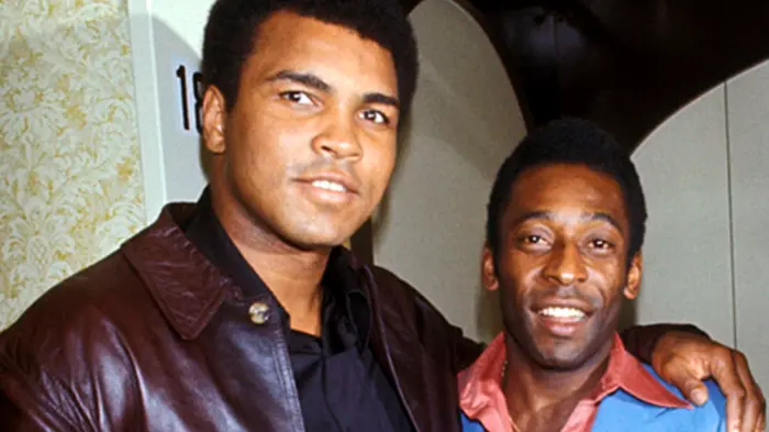 Pelé, la légende que même Muhammad Ali admirait